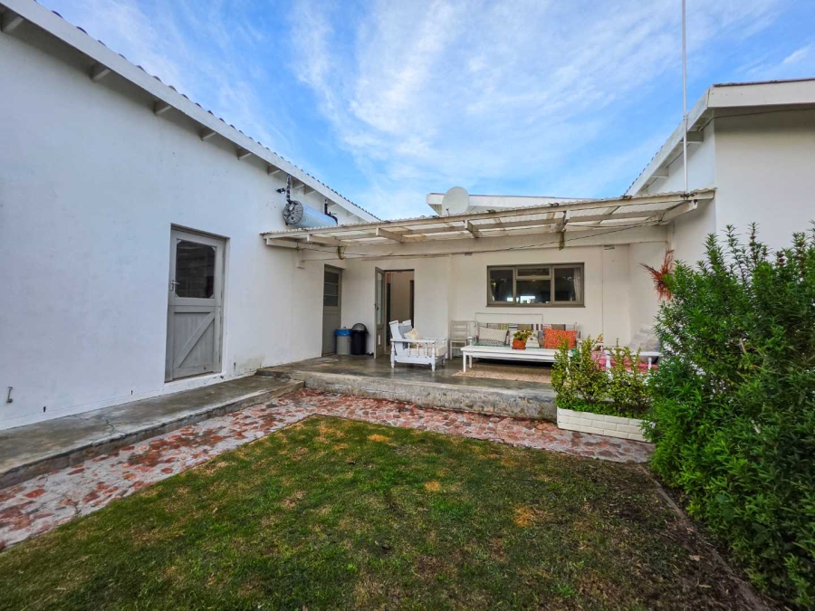 5 Bedroom Property for Sale in Stilbaai Wes Western Cape